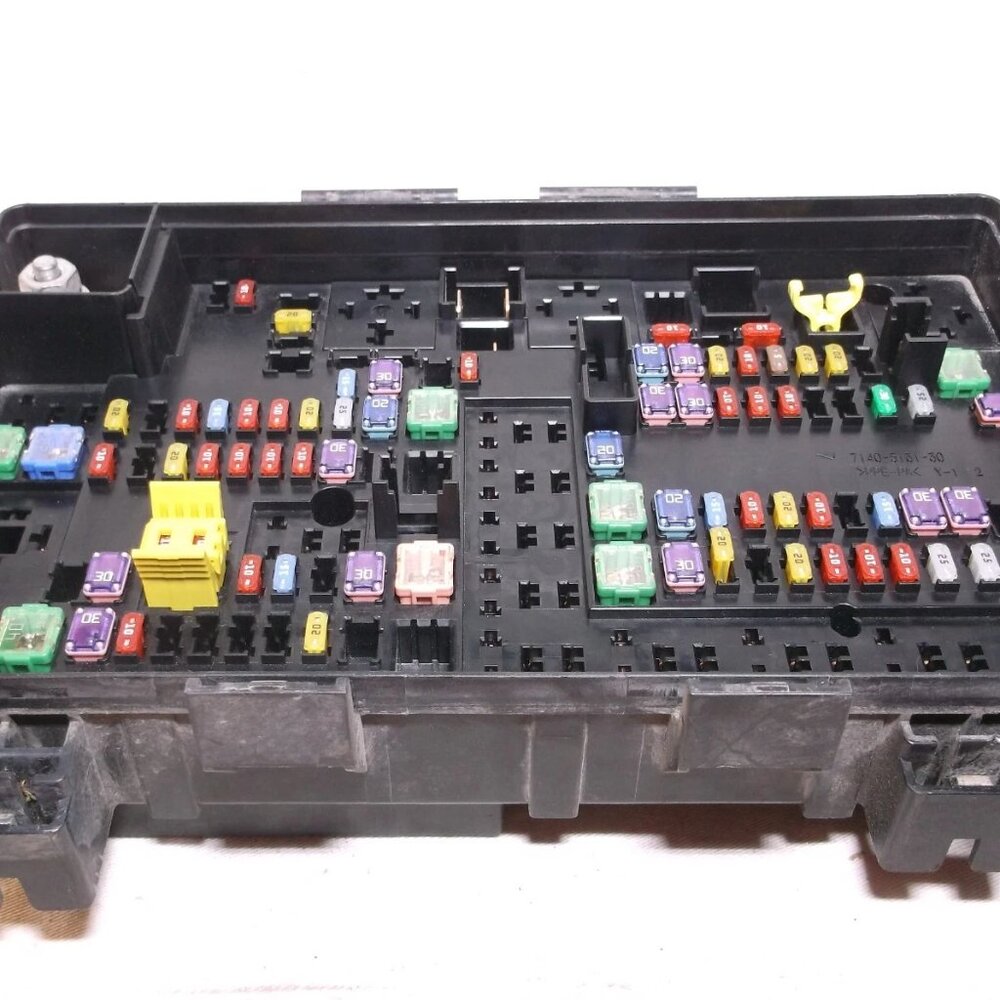 DODGE RAM 1500 ENGINE FUSE BOX FOR 2016-19, 3.0L - P68322374AB B OEM - New